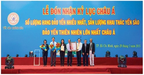 Trao tặng chứng nhận kỷ lục châu Á cho Công ty Yến sào Khánh Hòa 